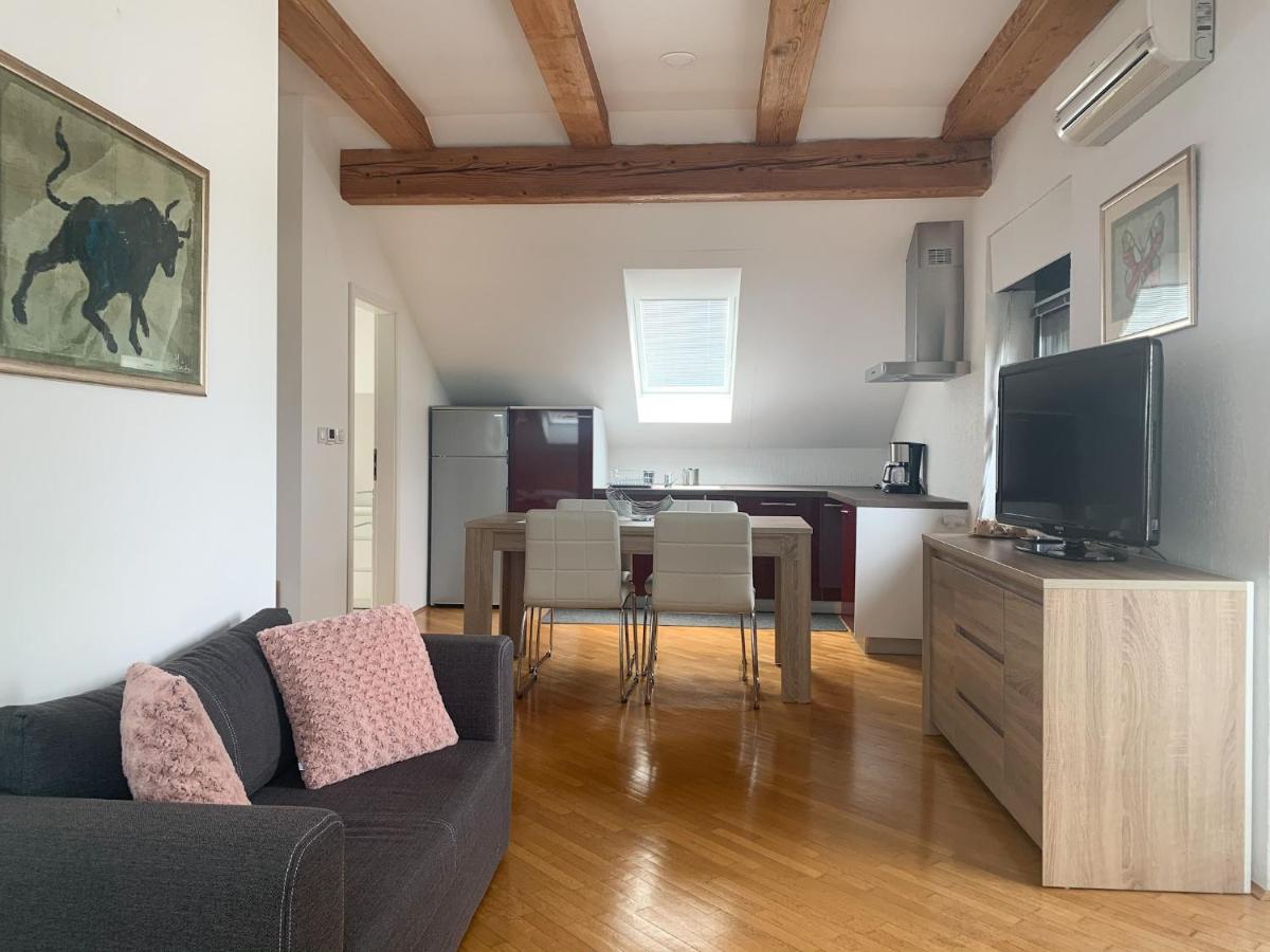 Ela'S Apartment Komenda ภายนอก รูปภาพ