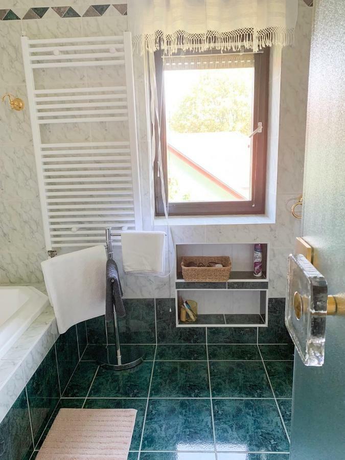 Ela'S Apartment Komenda ภายนอก รูปภาพ